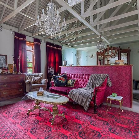 Festina Lente Guesthouse ヨハネスブルグ エクステリア 写真