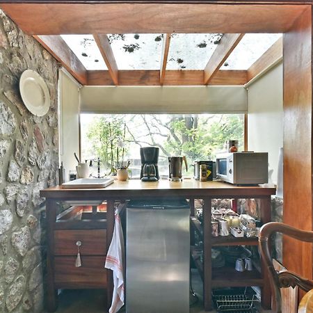 Festina Lente Guesthouse ヨハネスブルグ エクステリア 写真