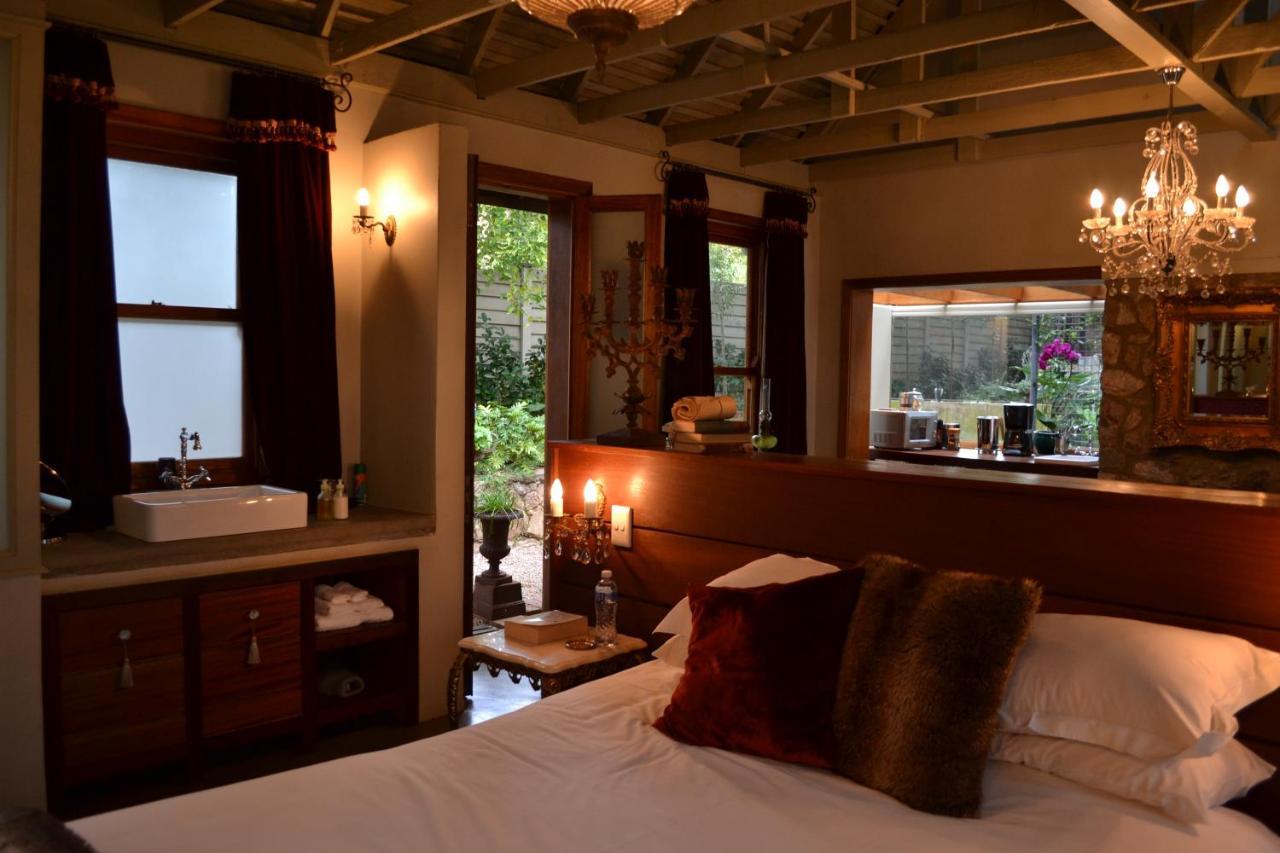 Festina Lente Guesthouse ヨハネスブルグ エクステリア 写真