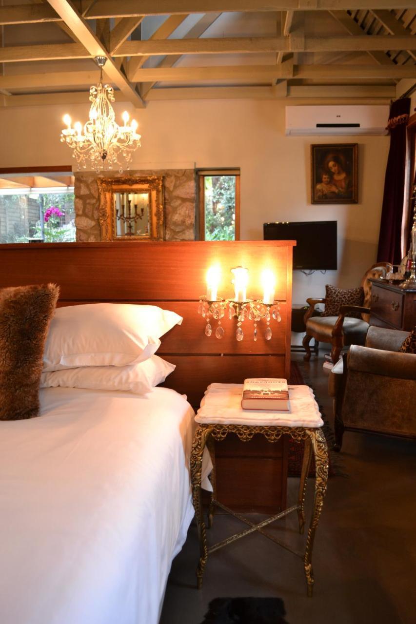 Festina Lente Guesthouse ヨハネスブルグ エクステリア 写真